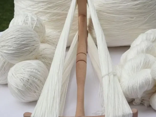 stretching yarn